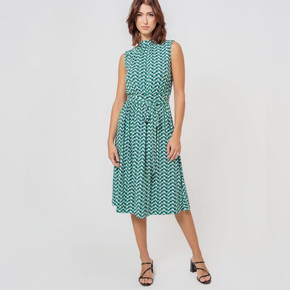 LEOTA Mindy Sleeveless Midi Dress in Mod Geo Print - Green White - NWT - Picture 1 of 4
